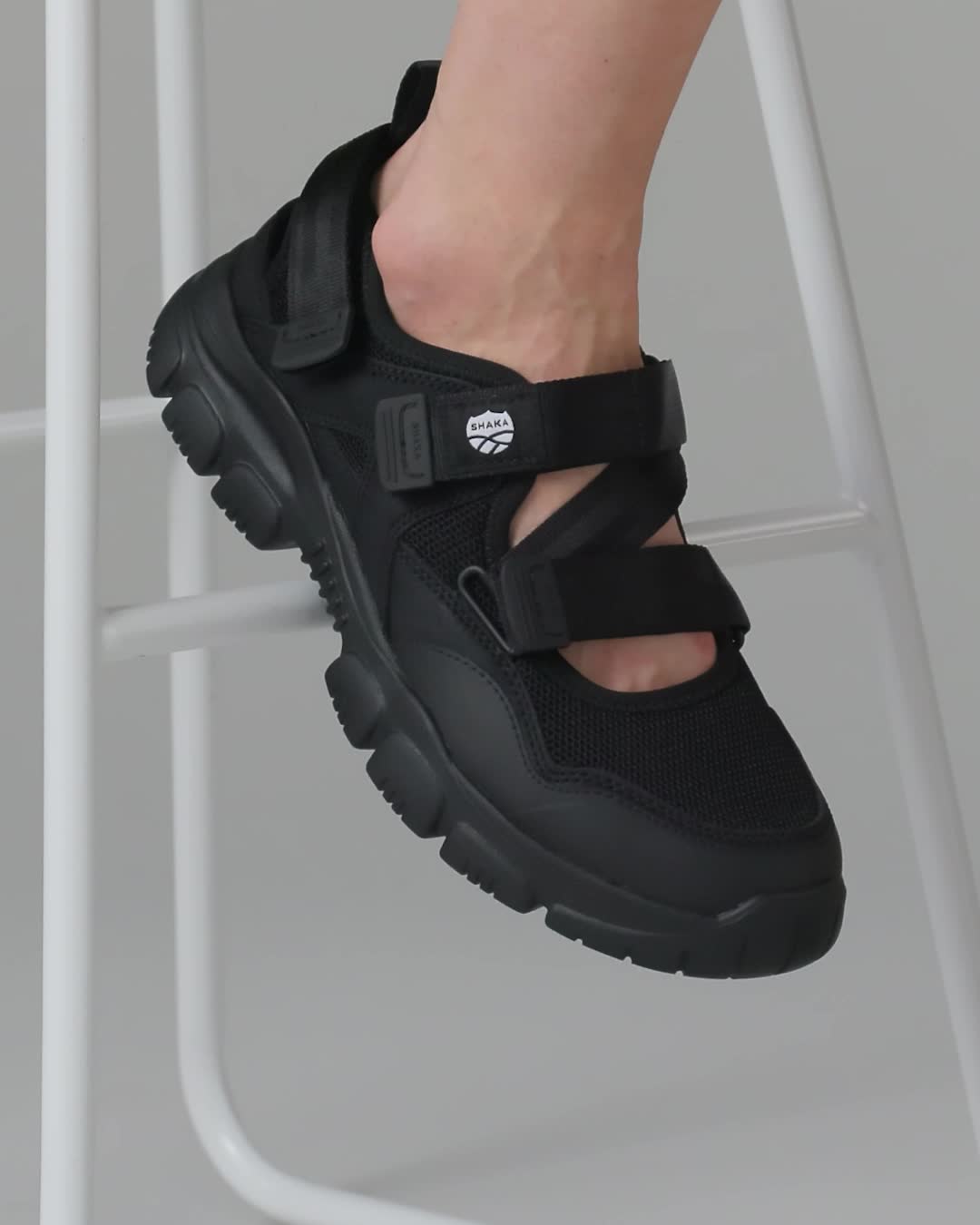 【美品】SHAKA OTTER TRAIL ATブラック 23cm SHAKA スニーカーサンダル OTTER TRAIL AT [メンズ/レディース